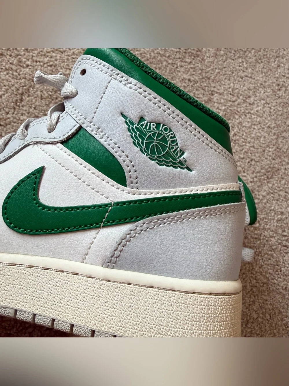 Air Jordan 1 Mid Size 5 Youth PINE GREEN SMOKE GREY DQ8423-142
